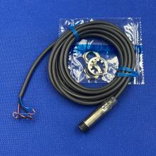 2950 Датчик индуктивный Omron E2B-M12KN05-WP-B1 2M