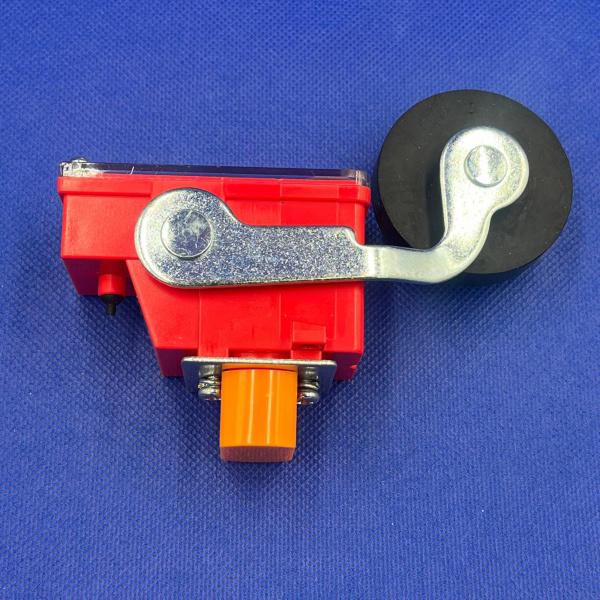 0065 Выключатель концевой с роликом QM-S3-1370__